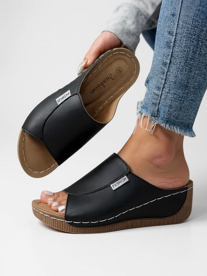 Constance | Women&