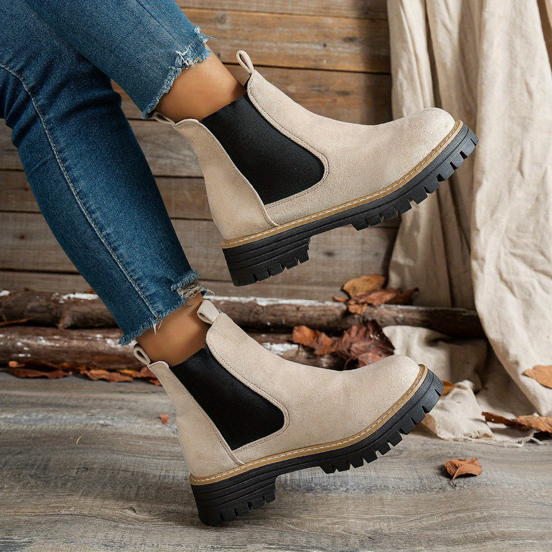 Darcie | Women&