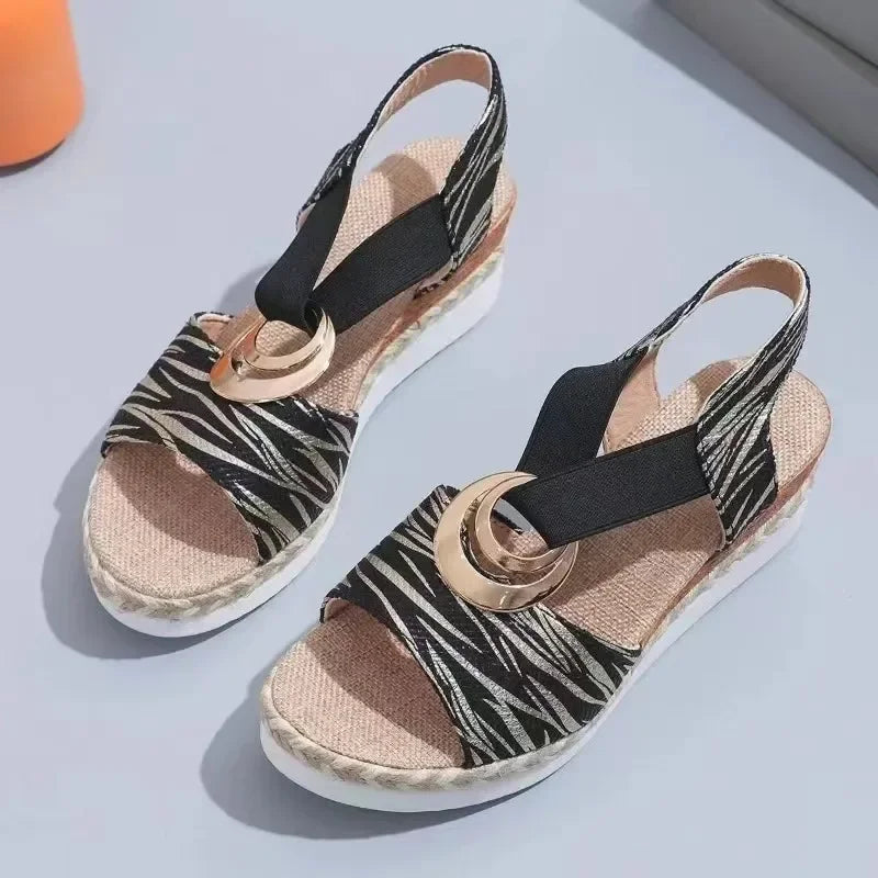 Isolde | Damen Plateau-Sandalen mit Knöchelriemen – Grau – Bild 15